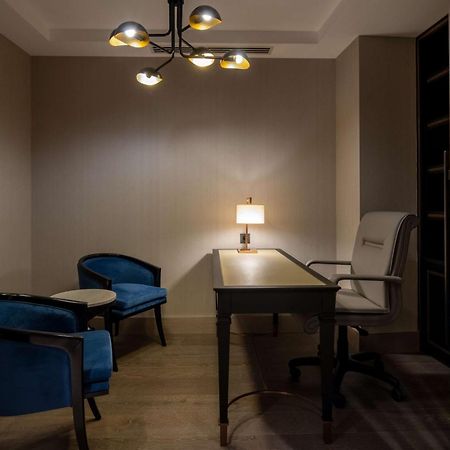 Hilton Mall Of איסטמבול מראה חיצוני תמונה The interior of the office of the President of the University of Novi Sad