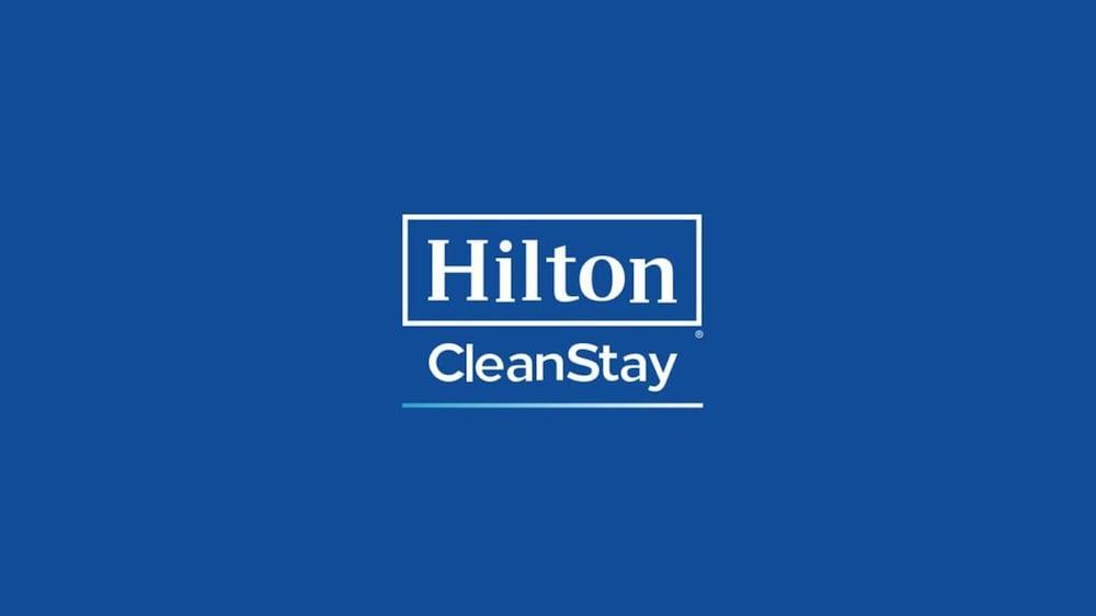 Hilton Mall Of איסטמבול מראה חיצוני תמונה Hilton CleanStay logo