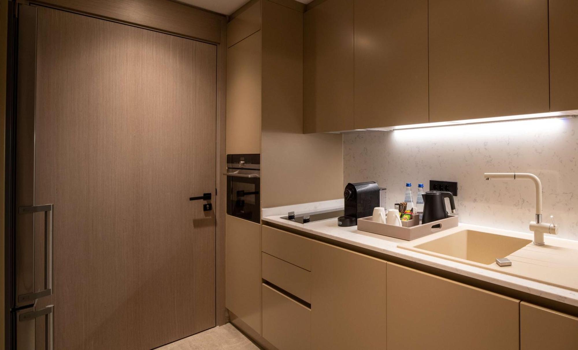 Hilton Mall Of איסטמבול מראה חיצוני תמונה Kitchenette in a hotel room